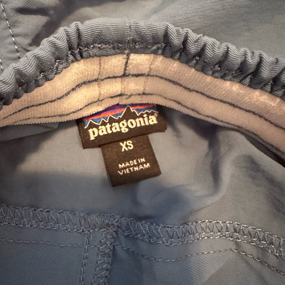 Patagonia Women's Barely Baggies 2.5 Shorts Size XS - Picture 6 of 10